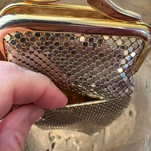 Whiting & Davis vintage gold metal mesh cigarette / glasses case IMPERFECT READ - Picture 6 of 8